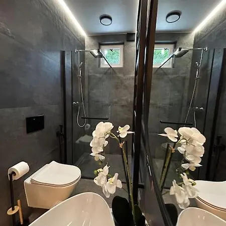 Leo &private Spa Апартаменты Братислава